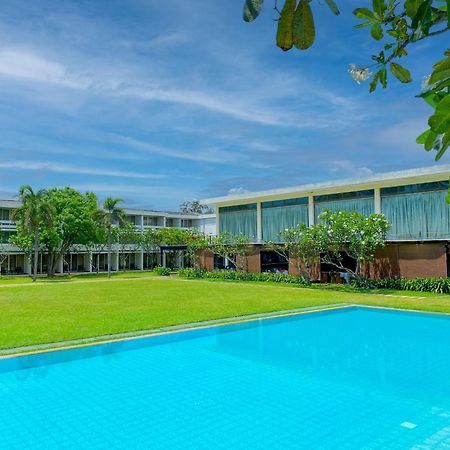 Pegasus Reef - A Beach Resort In Colombo Ваттала Экстерьер фото