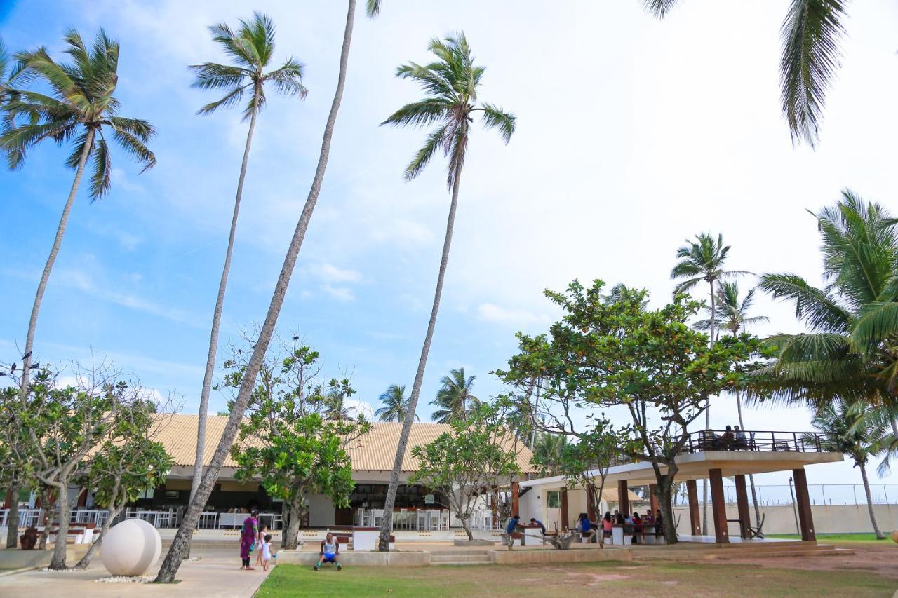 Pegasus Reef - A Beach Resort In Colombo Ваттала Экстерьер фото